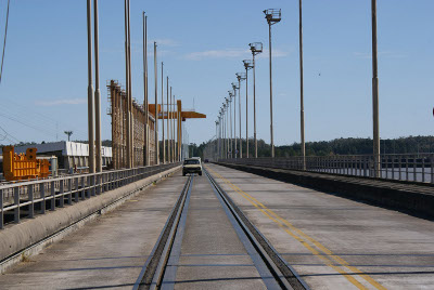 Puente-Salto-Grande-R%C3%ADo-Uruguay.jpg