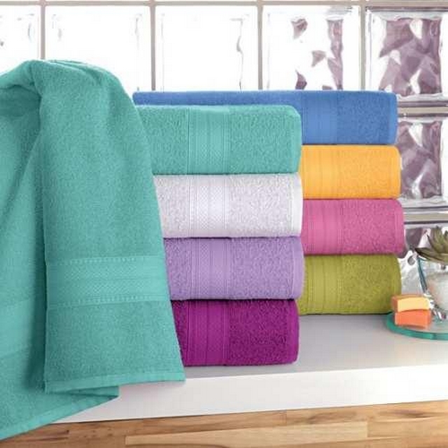 Decorar baño con toallas de colores 2